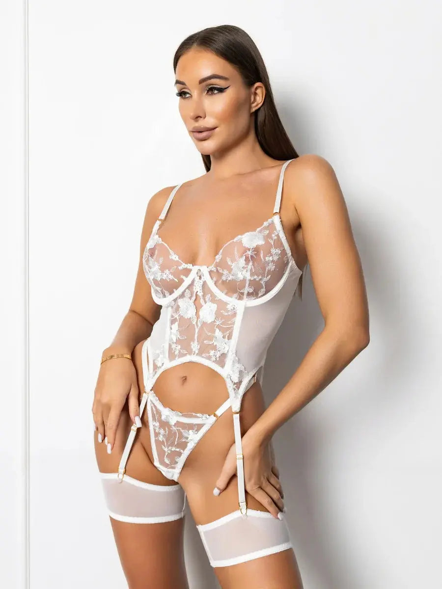 Palmer beyaz dantelli gelin bustiyer jartiyer takımı detaliilı görünüm