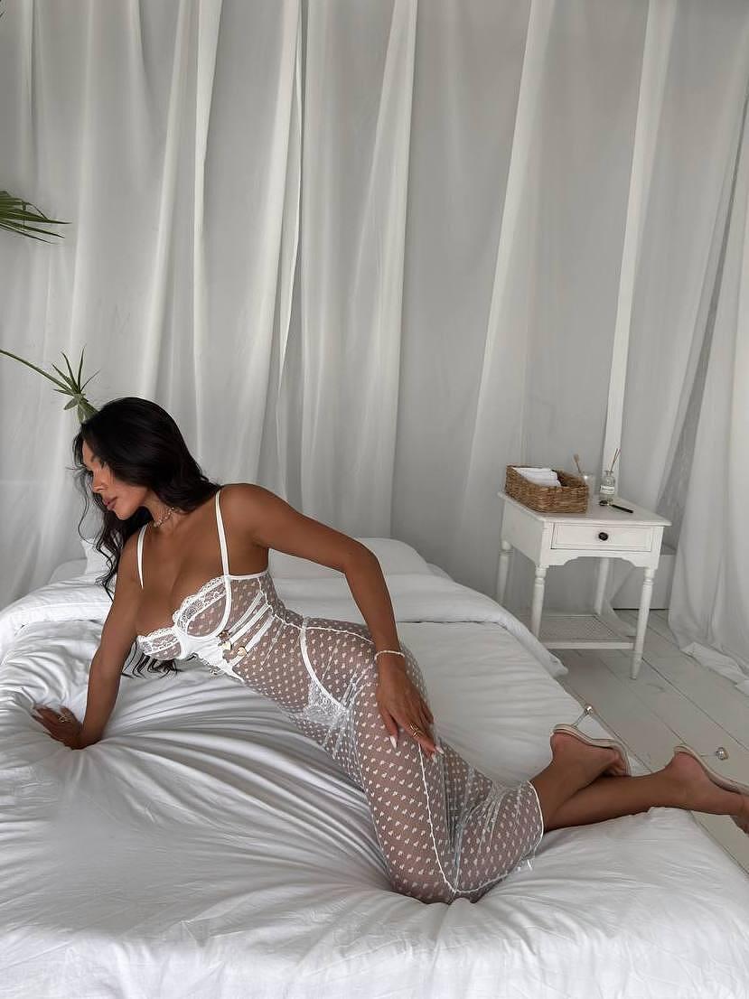 Beyaz Transparan Elbise